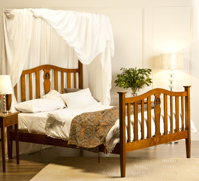 Half Tester bed with Fleur de Lis